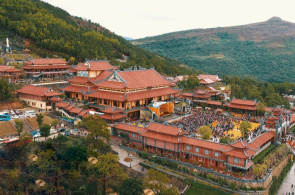 Hà Nội - Chùa Ba Vàng - Chùa Yên Tử - Hà Nội